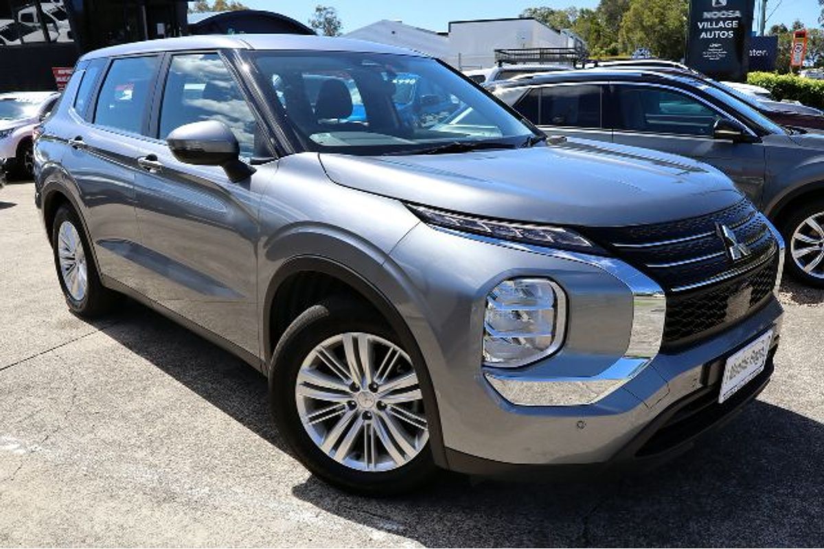 2023 Mitsubishi Outlander ES ZM