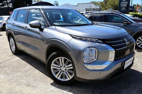 2023 Mitsubishi Outlander ES ZM