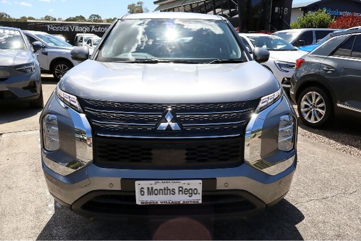 2023 Mitsubishi Outlander ES ZM