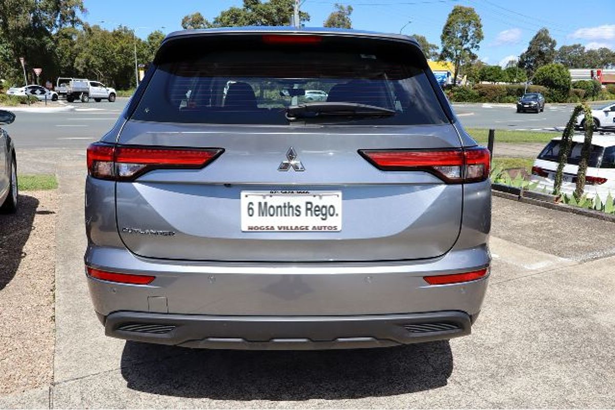 2023 Mitsubishi Outlander ES ZM