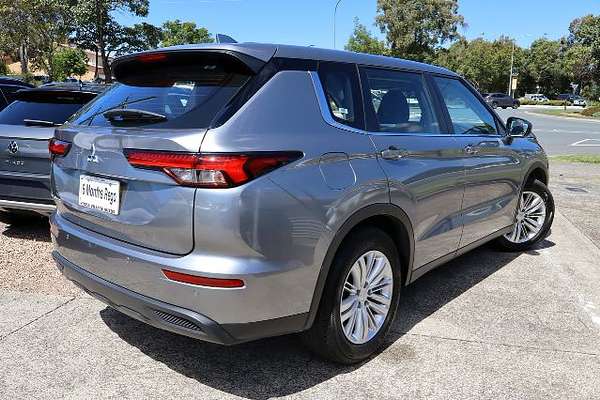 2023 Mitsubishi Outlander ES ZM