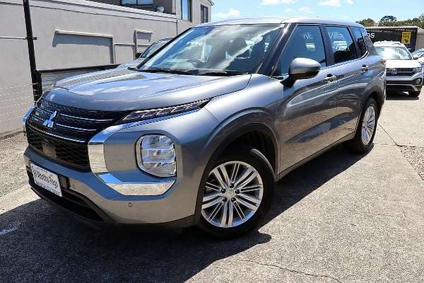 2023 Mitsubishi Outlander ES ZM