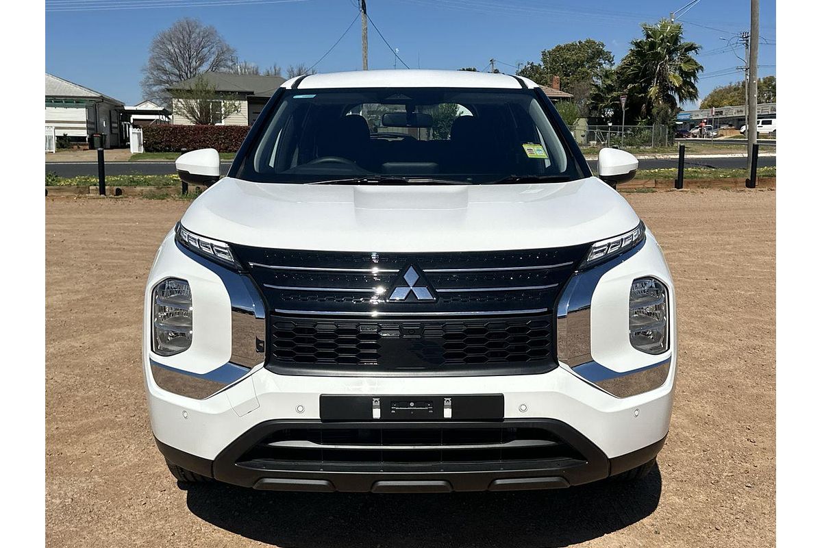 2024 Mitsubishi Outlander ES ZM