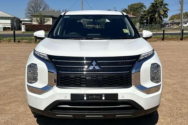 2024 Mitsubishi Outlander ES ZM