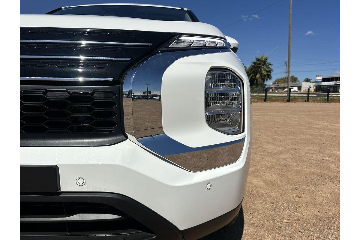 2024 Mitsubishi Outlander ES ZM
