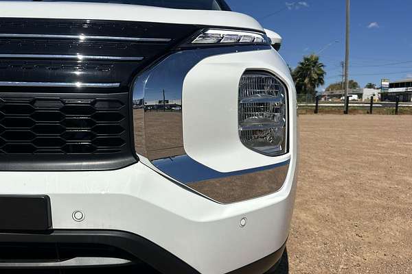 2024 Mitsubishi Outlander ES ZM