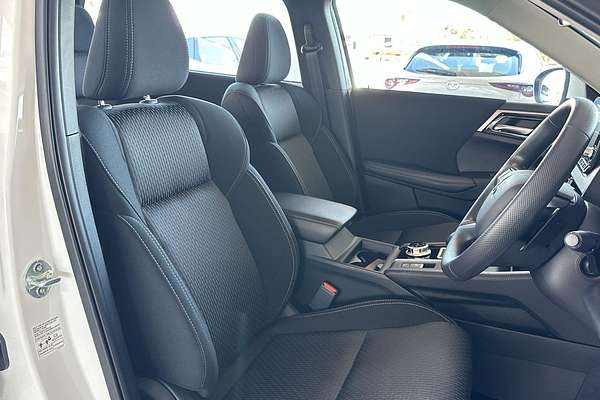 2024 Mitsubishi Outlander ES ZM