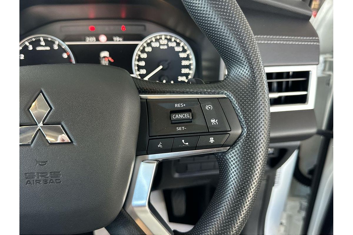 2024 Mitsubishi Outlander ES ZM