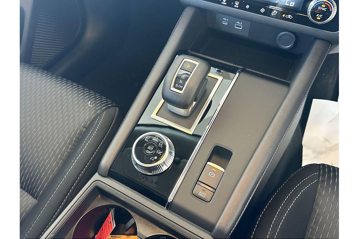 2024 Mitsubishi Outlander ES ZM