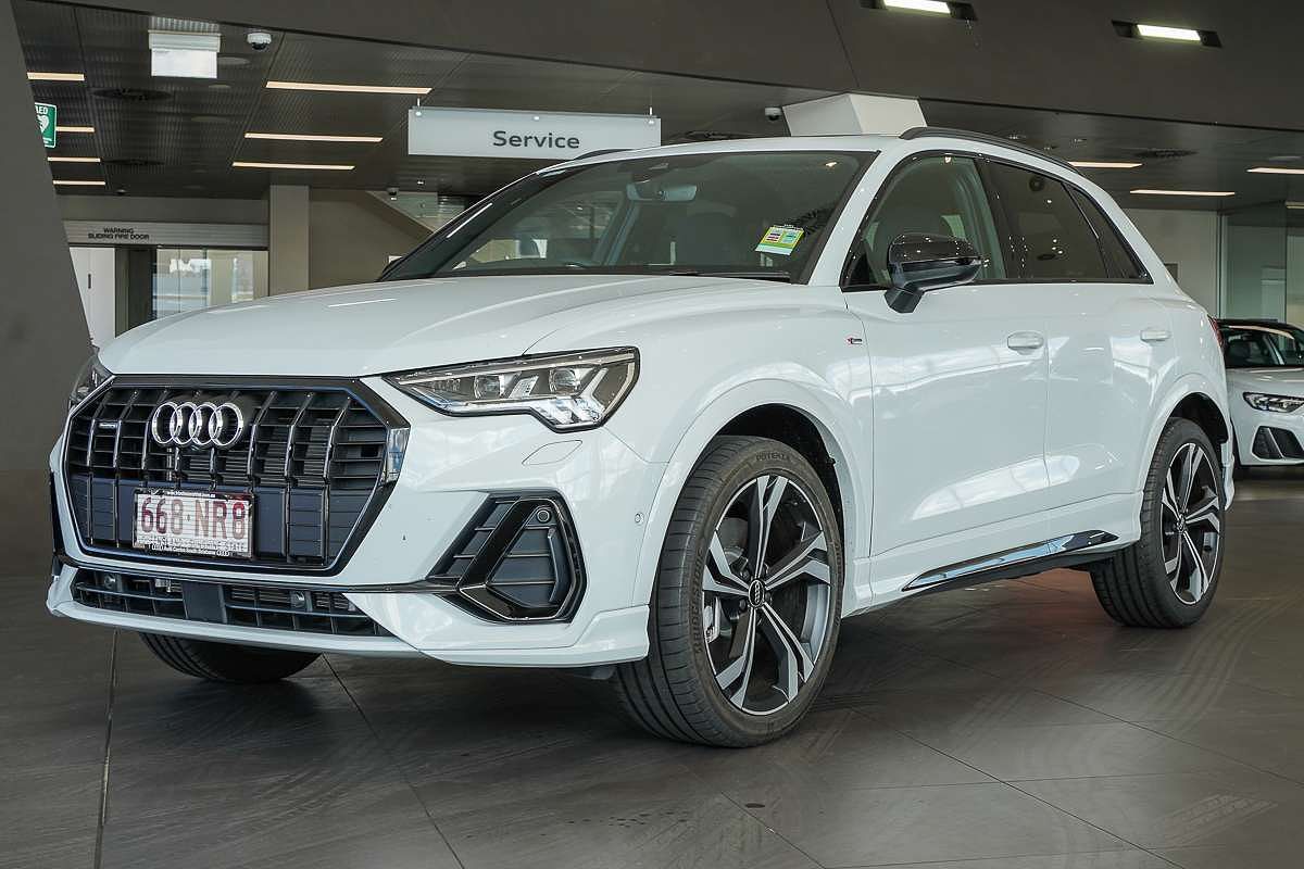 2024 Audi Q3 40 TFSI S line F3