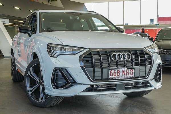 2024 Audi Q3 40 TFSI S line F3