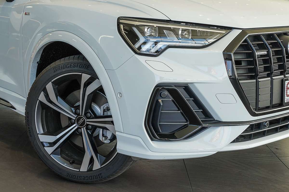 2024 Audi Q3 40 TFSI S line F3