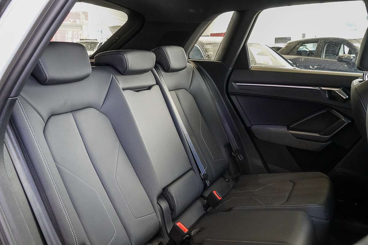 2024 Audi Q3 40 TFSI S line F3