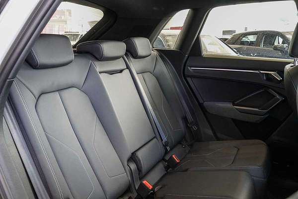 2024 Audi Q3 40 TFSI S line F3