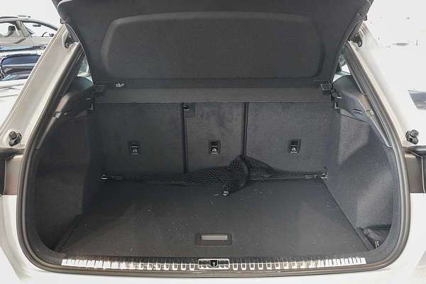 2024 Audi Q3 40 TFSI S line F3