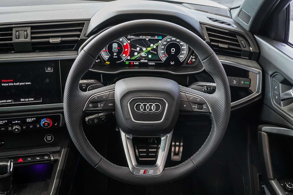 2024 Audi Q3 40 TFSI S line F3