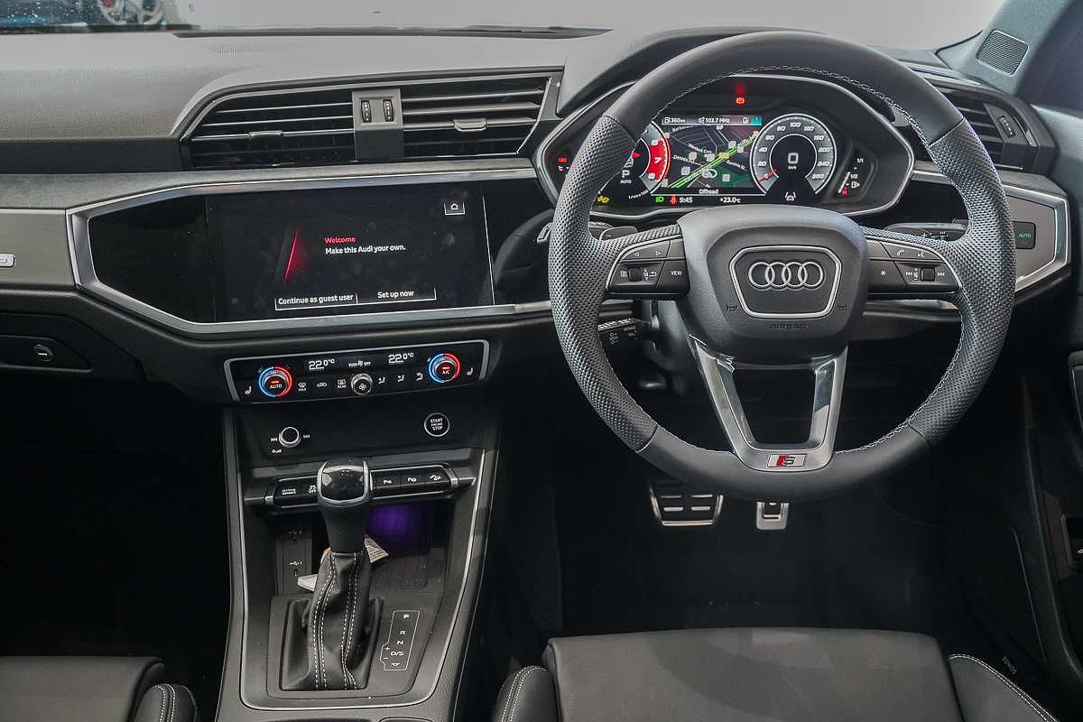 2024 Audi Q3 40 TFSI S line F3