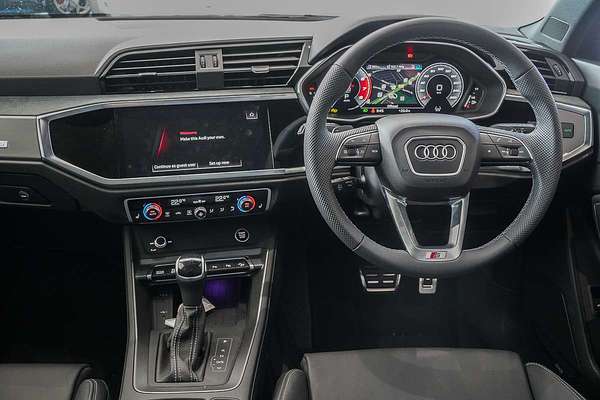2024 Audi Q3 40 TFSI S line F3