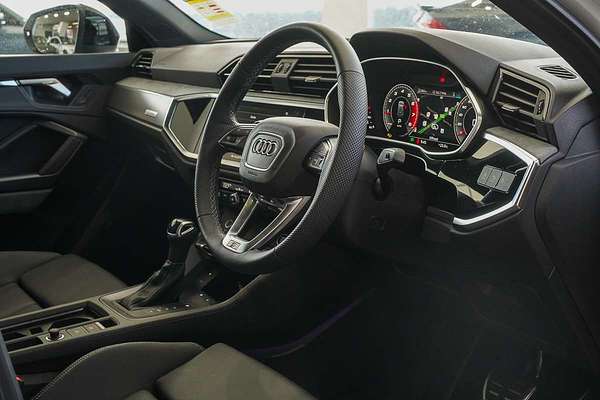 2024 Audi Q3 40 TFSI S line F3