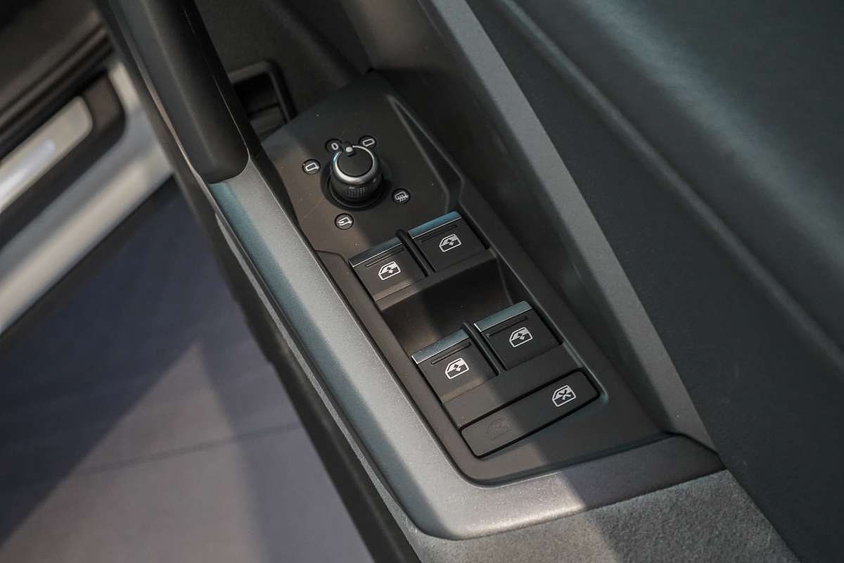 2024 Audi Q3 40 TFSI S line F3