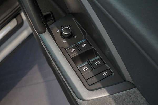 2024 Audi Q3 40 TFSI S line F3