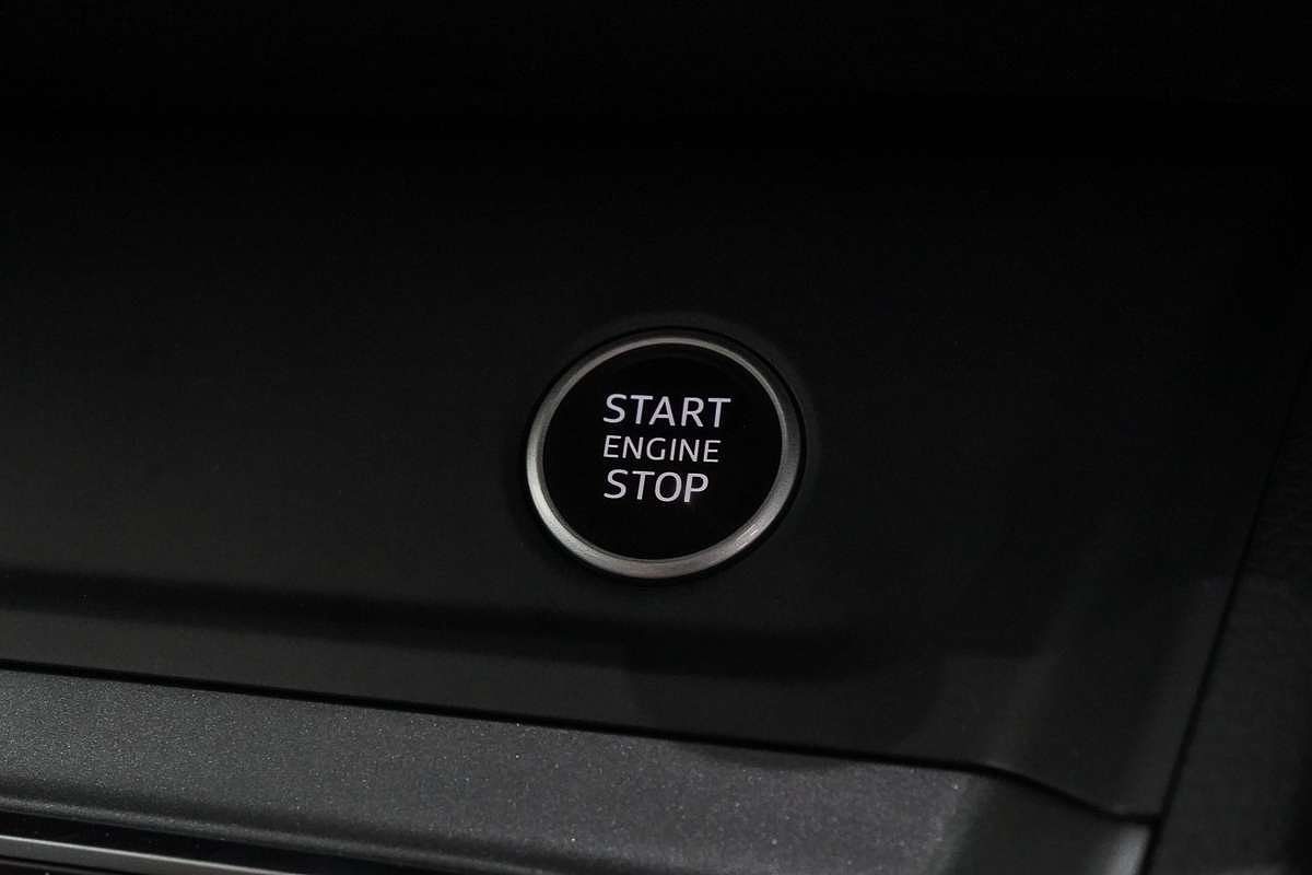 2024 Audi Q3 40 TFSI S line F3