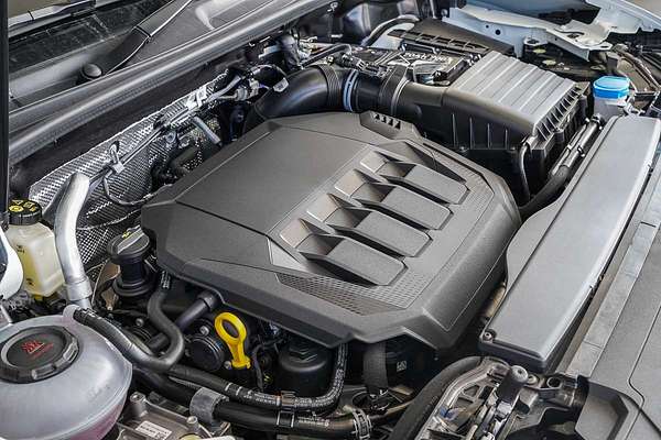 2024 Audi Q3 40 TFSI S line F3
