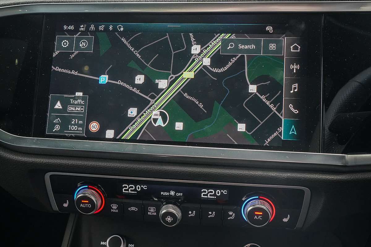 2024 Audi Q3 40 TFSI S line F3