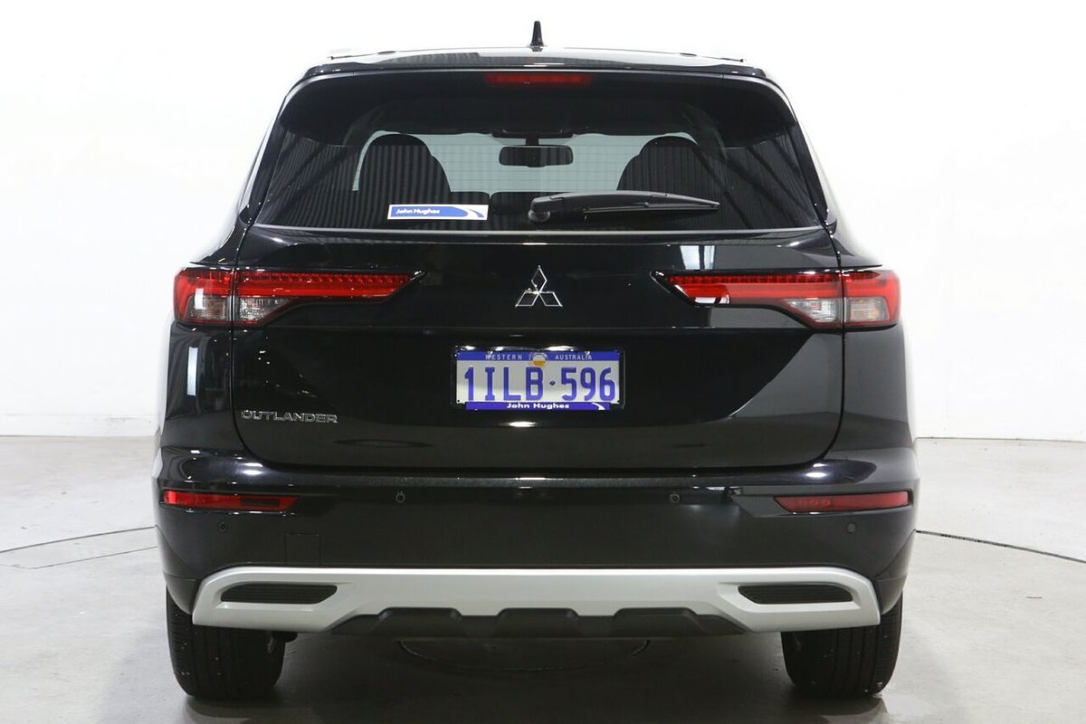 2024 Mitsubishi Outlander LS ZM