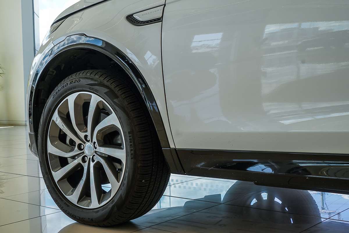 2024 Land Rover Discovery Sport P300e Dynamic SE L550