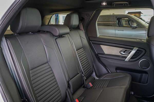 2024 Land Rover Discovery Sport P300e Dynamic SE L550