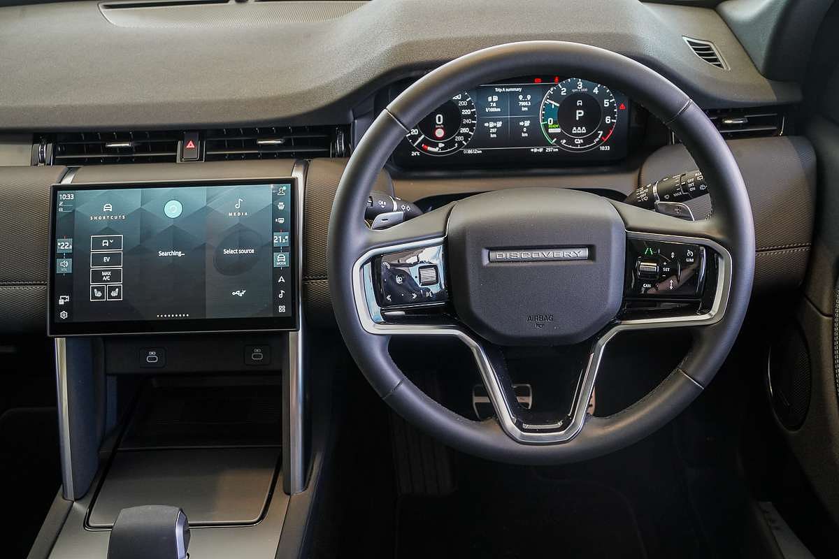 2024 Land Rover Discovery Sport P300e Dynamic SE L550