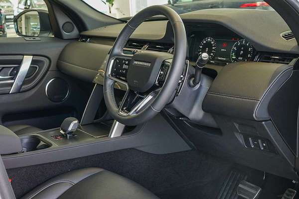 2024 Land Rover Discovery Sport P300e Dynamic SE L550