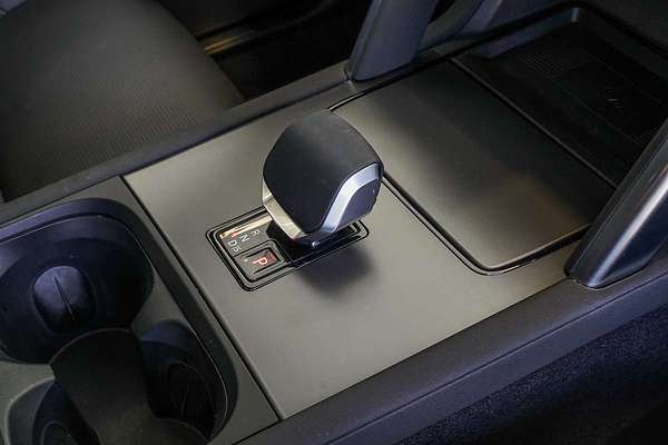 2024 Land Rover Discovery Sport P300e Dynamic SE L550
