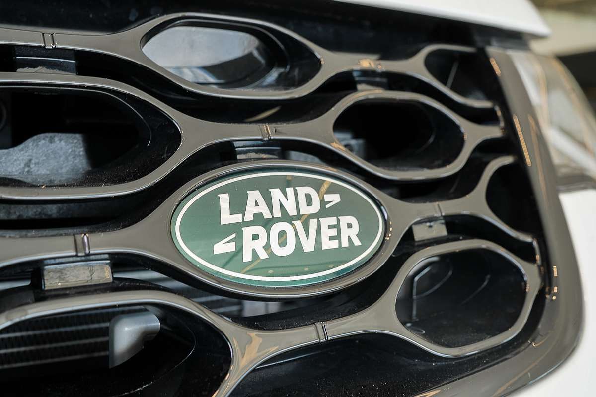 2024 Land Rover Discovery Sport P300e Dynamic SE L550