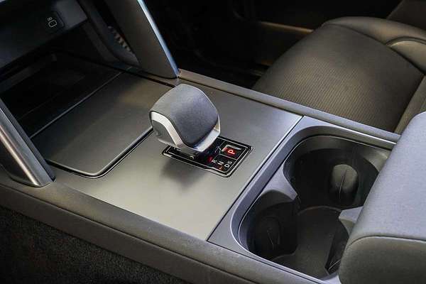 2024 Land Rover Discovery Sport P300e Dynamic SE L550