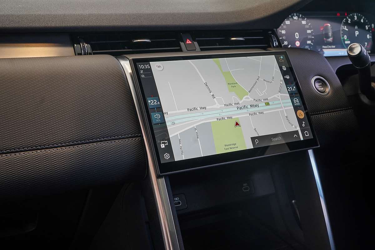 2024 Land Rover Discovery Sport P300e Dynamic SE L550