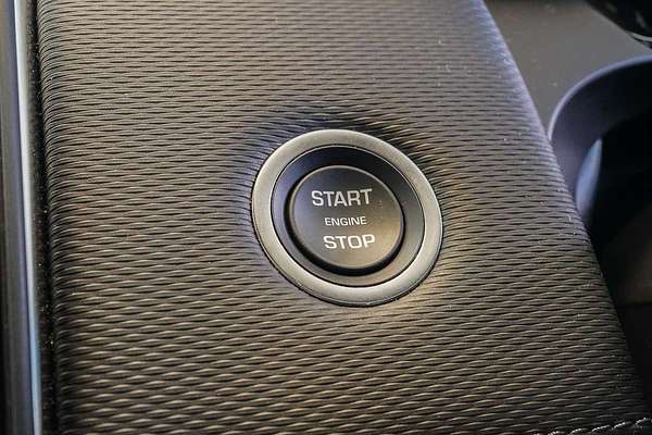 2024 Land Rover Discovery Sport P300e Dynamic SE L550