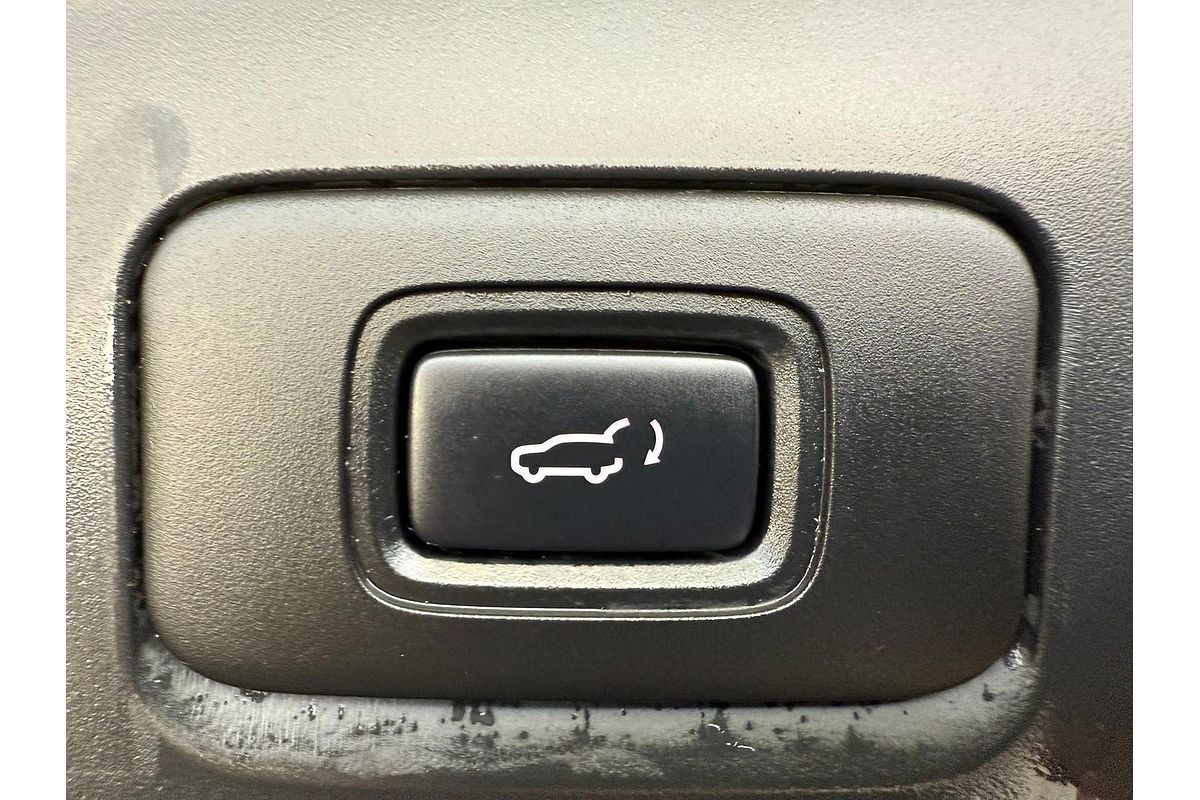 2024 Isuzu MU-X LS-T