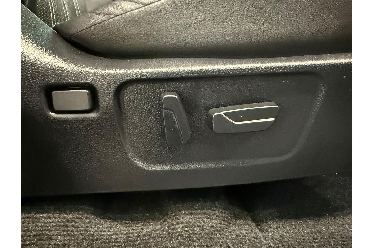 2024 Isuzu MU-X LS-T