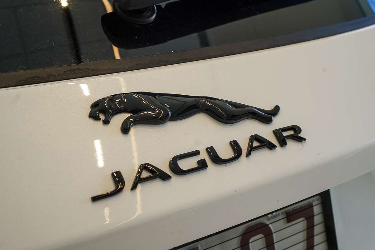 2024 Jaguar E-PACE P250 R-Dynamic SE X540