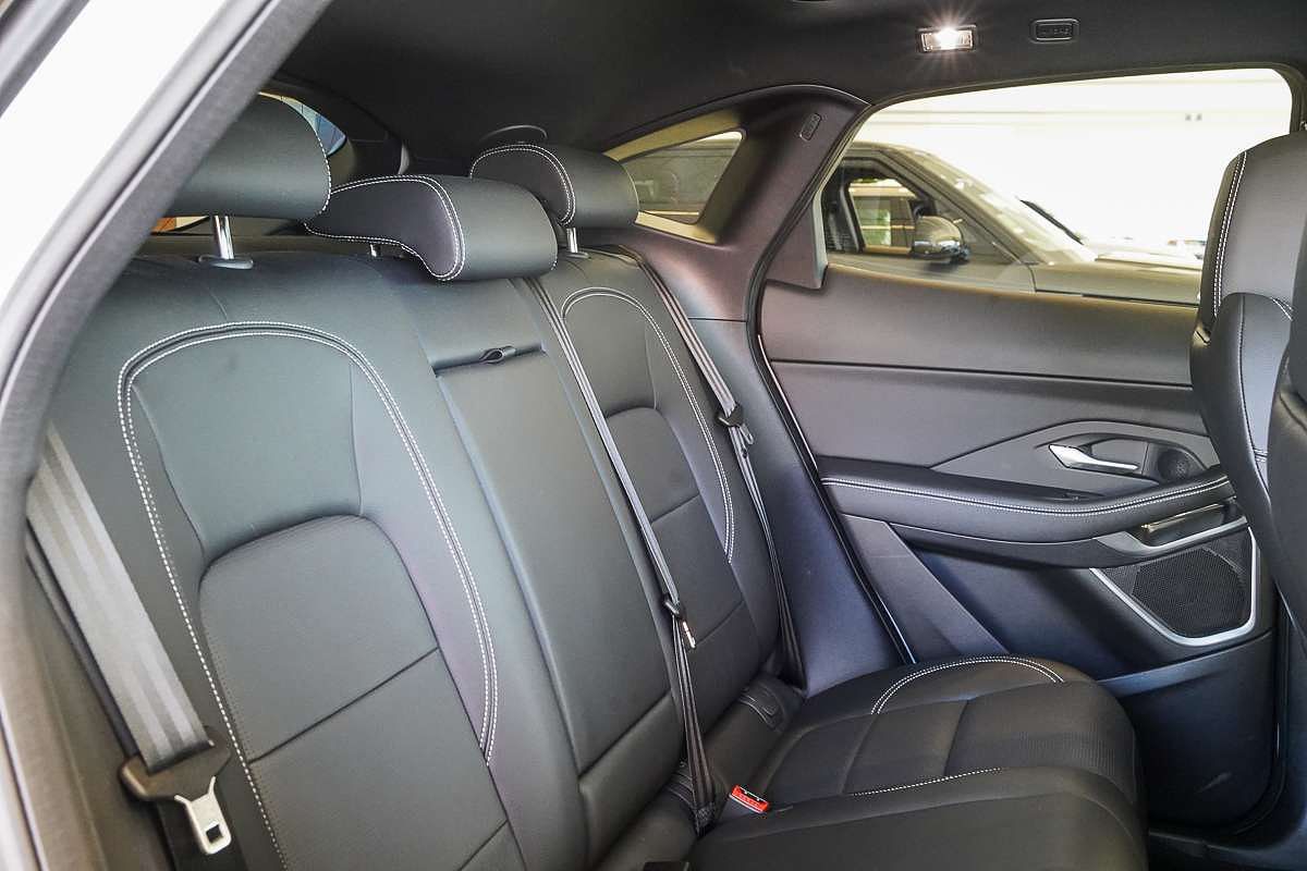 2024 Jaguar E-PACE P250 R-Dynamic SE X540