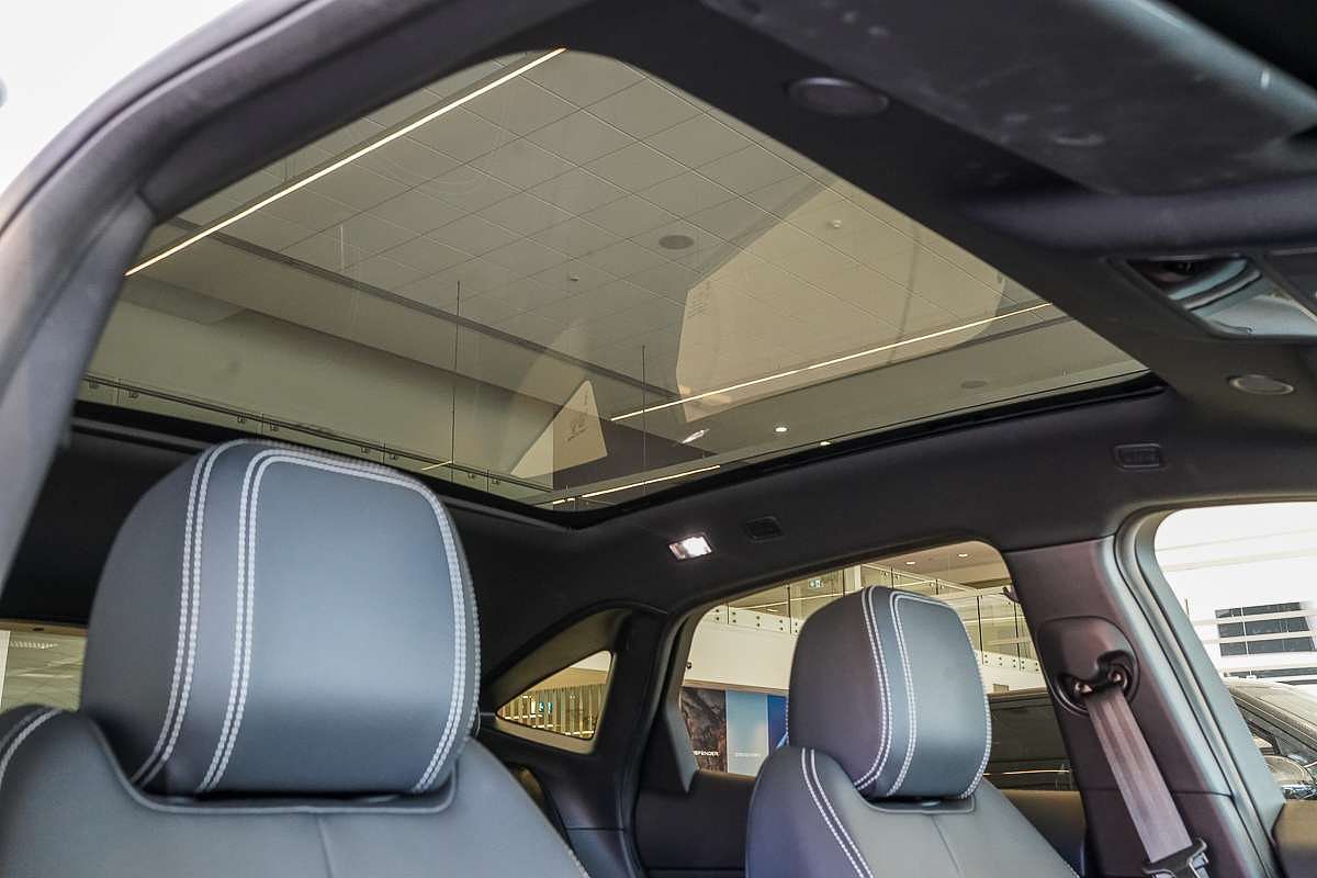 2024 Jaguar E-PACE P250 R-Dynamic SE X540