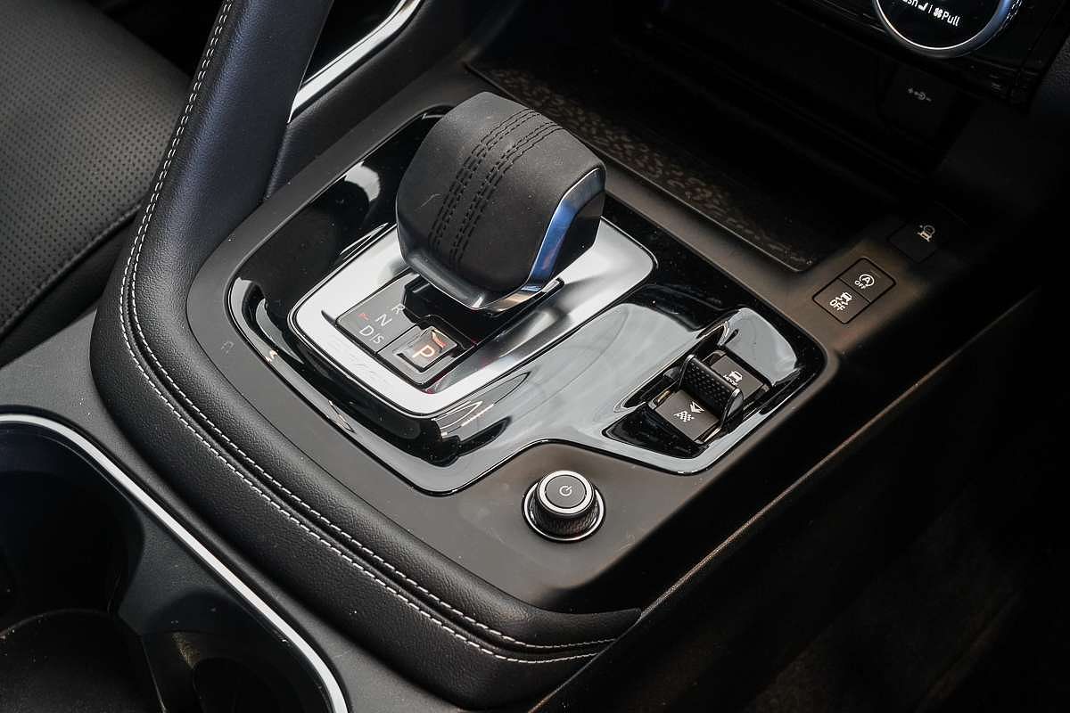 2024 Jaguar E-PACE P250 R-Dynamic SE X540
