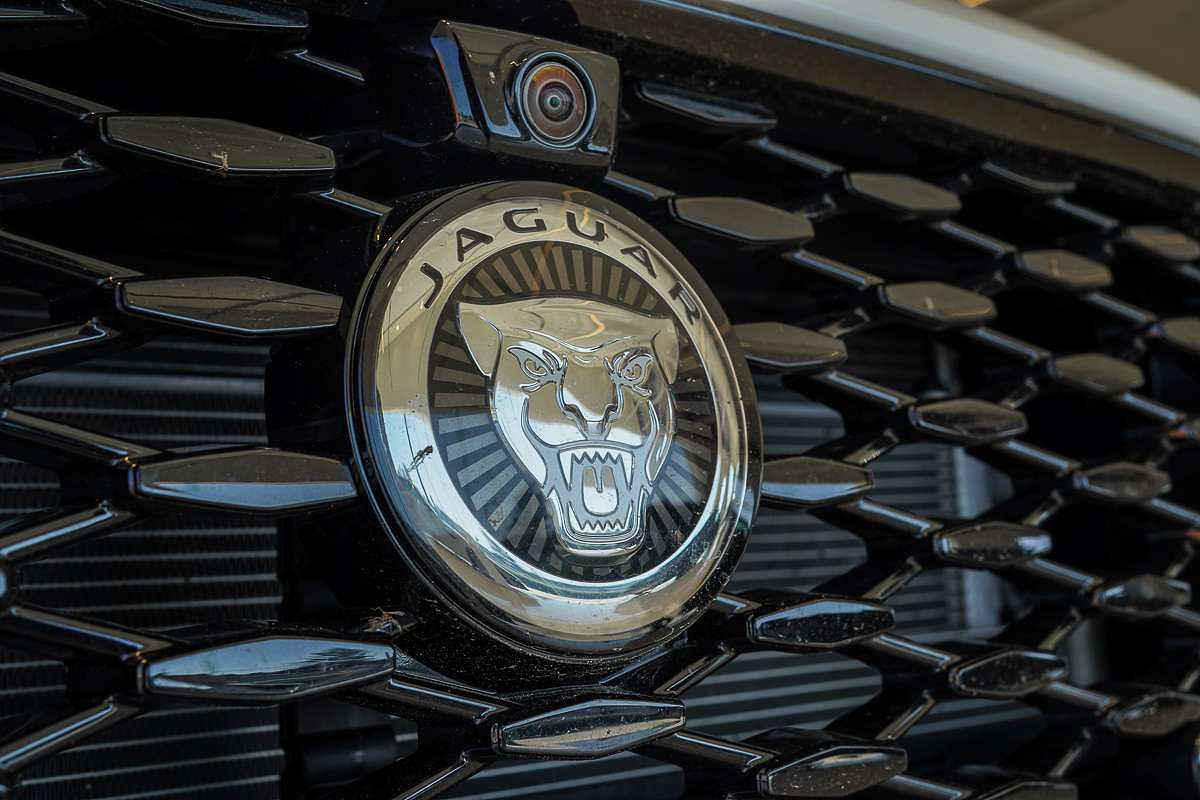 2024 Jaguar E-PACE P250 R-Dynamic SE X540