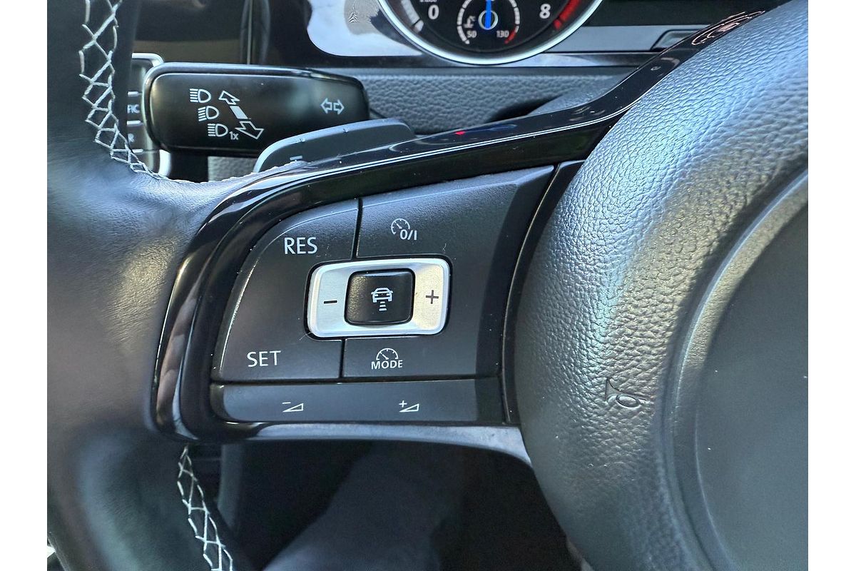 2016 Volkswagen Golf R 7