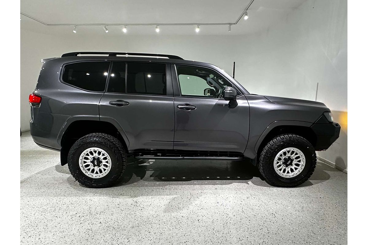 2024 Toyota Landcruiser GXL FJA300R