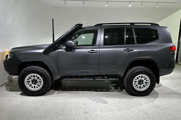 2024 Toyota Landcruiser GXL FJA300R