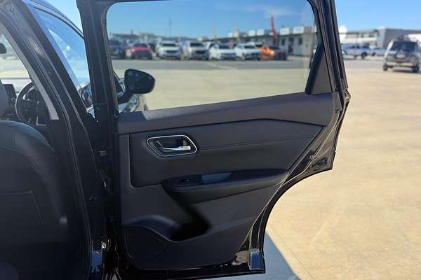 2024 Nissan X-TRAIL ST-L T33