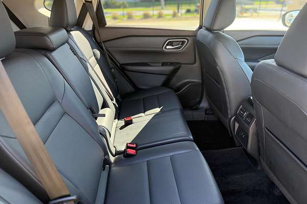 2024 Nissan X-TRAIL ST-L T33